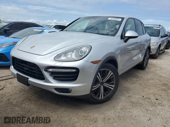 ✅ 2013 Porsche Cayenne Turbo • VIN: WP1AC2A26DLA91639 • Lot: 74343624. Wystawiony na Copart z przebiegiem Nie podano. Bezpłatny archiwum sprzedaży aukcyjnych z USA i szczegółowy raport historii pojazdu na DreamBid. Zdjęcie 1.