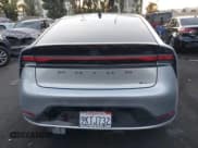 ✅ 2024 Toyota Prius LE • VIN: JTDACAAU2R3021334 • Lot: 43043015. Wystawiony na IAAI z przebiegiem 21 899 mil. Bezpłatny archiwum sprzedaży aukcyjnych z USA i szczegółowy raport historii pojazdu na DreamBid. Zdjęcie 17.