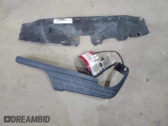 ✅ 2010 GMC Sierra 1500 • VIN: 1GTSKVE29AZ228117 • Lot: 51409425. Wystawiony na Copart z przebiegiem 258 801 mil. Bezpłatny archiwum sprzedaży aukcyjnych z USA i szczegółowy raport historii pojazdu na DreamBid. Zdjęcie 12.