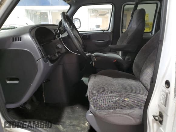 ✅ 2000 Dodge Passenger • VIN: 2B5WB35Z6YK149125 • Lot: 86195464. Listed on Copart with 145,882 mi. Free auction sales archive from the USA and detailed vehicle history report at DreamBid. Image 7.