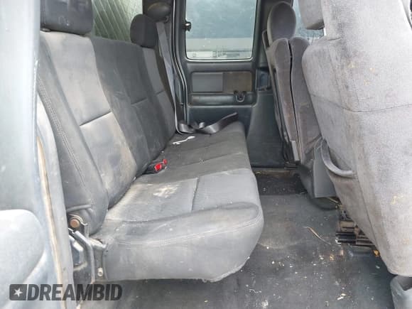 ✅ 2001 GMC Sierra 2500HD SLE • VIN: 1GTHK29UX1E308697 • Lot: 41681476. Listed on IAAI with 272,612 mi. Free auction sales archive from the USA and detailed vehicle history report at DreamBid. Image 8.