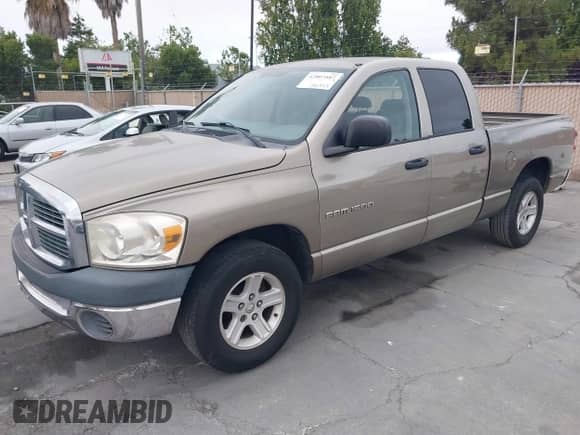 2007 Dodge 1500 ST z VIN 1D7HA18K57J540109, wystawiony jako IAAI lot #42807587 z przebiegiem 186 822 mil mil oraz . Historia ofert i sprzedaży dostępna na DreamBid. Obrazek 2.