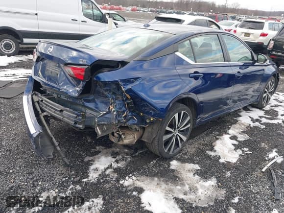✅ 2020 Nissan Altima SR • VIN: 1N4BL4CW8LC183051 • Lot: 41300213. Listed on IAAI with 48,294 mi. Free auction sales archive from the USA and detailed vehicle history report at DreamBid. Image 4.
