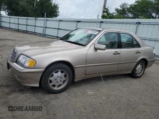 ✅ 2000 Mercedes-Benz C 230 Kompressor • VIN: WDBHA24G9YA806300 • Lot: 61999505. Wystawiony na Copart z przebiegiem 113 036 mil. Bezpłatny archiwum sprzedaży aukcyjnych z USA i szczegółowy raport historii pojazdu na DreamBid. Zdjęcie 1.
