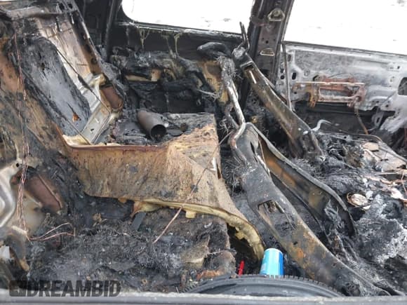 ✅ 2011 Chevrolet Tahoe LS • VIN: 1GNSKAE05BR281316 • Lot: 42057533. Wystawiony na IAAI z przebiegiem Nie podano. Bezpłatny archiwum sprzedaży aukcyjnych z USA i szczegółowy raport historii pojazdu na DreamBid. Zdjęcie 8.