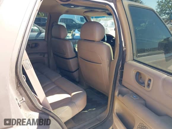 2000 Chevrolet Blazer LS с VIN 1GNCS13W0Y2244381, выставлен на аукционе IAAI как лот 41762904 с пробегом 196 962 миль миль и . История ставок и продаж доступна на DreamBid. Изображение 8.