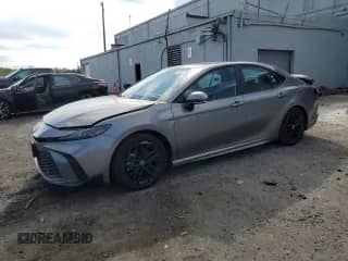 2025 Toyota Camry SE with VIN 4T1DAACK3SU508889, listed as a Copart auction lot 81901245 with 66,975 mi miles and Salvage title. Bid and sale history available at DreamBid. Image 1.