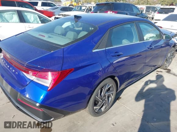 ✅ 2025 Hyundai Elantra SEL Convenience • VIN: KMHLS4DG4SU873313 • Lot: 43651234. Listed on IAAI with 30,878 mi. Free auction sales archive from the USA and detailed vehicle history report at DreamBid. Image 4.