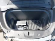 ✅ 2024 Tesla Model Y Long Range • VIN: 7SAYGAEE8RF021835 • Lot: 43228941. Wystawiony na IAAI z przebiegiem 23 959 mil. Bezpłatny archiwum sprzedaży aukcyjnych z USA i szczegółowy raport historii pojazdu na DreamBid. Zdjęcie 10.