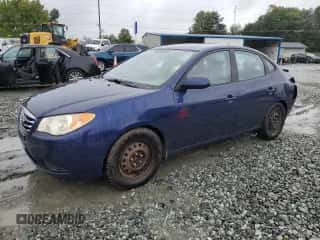 2010 Hyundai Elantra GLS z VIN KMHDU4ADXAU934185, wystawiony jako Copart lot #71699224 z przebiegiem 224 739 mil mil oraz Szkoda całkowita • Salvage title. Historia ofert i sprzedaży dostępna na DreamBid. Obrazek 1.