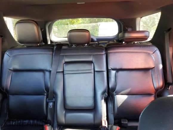 ✅ 2020 Ford Explorer XLT • VIN: 1FMSK8DH2LGB33657 • Lot: 85686865. Wystawiony na Copart z przebiegiem 114 960 mil. Bezpłatny archiwum sprzedaży aukcyjnych z USA i szczegółowy raport historii pojazdu na DreamBid. Zdjęcie 10.