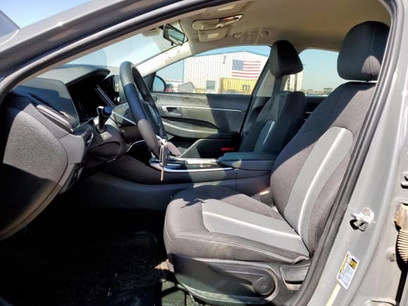 ✅ 2020 Hyundai Sonata SE • VIN: 5NPEG4JA8LH051155 • Лот: 70744335. Опубликован ранее на Copart с пробегом 136 053 миль. Бесплатный доступ к архиву аукционных продаж из США и подробный отчёт об истории автомобиля на DreamBid. Изображение 7.