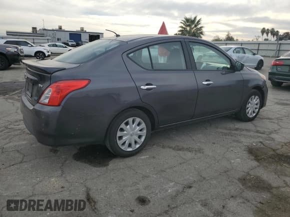 ✅ 2015 Nissan Versa S Plus • VIN: 3N1CN7AP3FL854367 • Лот: 91588655. Опубликован ранее на Copart с пробегом 134 336 миль. Бесплатный доступ к архиву аукционных продаж из США и подробный отчёт об истории автомобиля на DreamBid. Изображение 3.