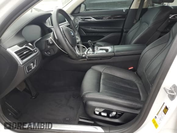 ✅ 2022 BMW 7 Series 740i • VIN: WBA7T2C08NCJ55251 • Лот: 61623155. Опубликован ранее на Copart с пробегом 32 184 миль. Бесплатный доступ к архиву аукционных продаж из США и подробный отчёт об истории автомобиля на DreamBid. Изображение 7.