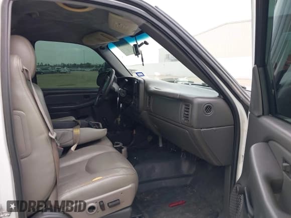 ✅ 2005 Chevrolet Silverado 1500 Work Truck • VIN: 1GCEC14X75Z210592 • Лот: 41955143. Опубликован ранее на IAAI с пробегом 192 376 миль. Бесплатный доступ к архиву аукционных продаж из США и подробный отчёт об истории автомобиля на DreamBid. Изображение 8.