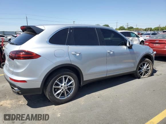 ✅ 2016 Porsche Cayenne • VIN: WP1AA2A21GLA03607 • Lot: 63449765. Wystawiony na Copart z przebiegiem 172 589 mil. Bezpłatny archiwum sprzedaży aukcyjnych z USA i szczegółowy raport historii pojazdu na DreamBid. Zdjęcie 3.
