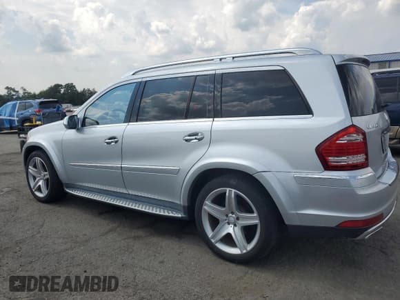 ✅ 2010 Mercedes-Benz GL 550 • VIN: 4JGBF8GEXAA572210 • Lot: 63015245. Wystawiony na Copart z przebiegiem 74 246 mil. Bezpłatny archiwum sprzedaży aukcyjnych z USA i szczegółowy raport historii pojazdu na DreamBid. Zdjęcie 2.