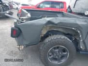 ✅ 2021 Jeep Gladiator Sport S • VIN: 1C6HJTAG5ML570892 • Lot: 42125056. Wystawiony na IAAI z przebiegiem 83 623 mil. Bezpłatny archiwum sprzedaży aukcyjnych z USA i szczegółowy raport historii pojazdu na DreamBid. Zdjęcie 17.