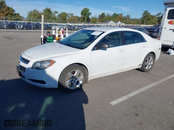 ✅ 2011 Chevrolet Malibu 1LS • VIN: 1G1ZB5E18BF379676 • Lot: 43416129. Listed on IAAI with 185,288 mi. Free auction sales archive from the USA and detailed vehicle history report at DreamBid. Image 17.
