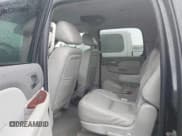 ✅ 2010 GMC Yukon XL SLT • VIN: 1GKUKKE37AR242537 • Lot: 43695287. Wystawiony na IAAI z przebiegiem 186 169 mil. Bezpłatny archiwum sprzedaży aukcyjnych z USA i szczegółowy raport historii pojazdu na DreamBid. Zdjęcie 8.