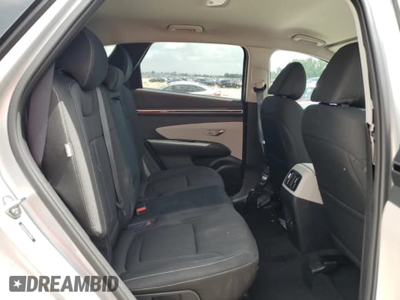 ✅ 2024 Hyundai Tucson SEL • VIN: 5NMJB3DE5RH389592 • Lot: 59721024. Wystawiony na Copart z przebiegiem 727 mil. Bezpłatny archiwum sprzedaży aukcyjnych z USA i szczegółowy raport historii pojazdu na DreamBid. Zdjęcie 11.