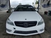 ✅ 2014 Mercedes-Benz C 250 • VIN: WDDGJ4HB3EG285791 • Lot: 85203845. Wystawiony na Copart z przebiegiem 116 500 mil. Bezpłatny archiwum sprzedaży aukcyjnych z USA i szczegółowy raport historii pojazdu na DreamBid. Zdjęcie 5.