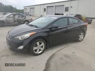 2013 Hyundai Elantra GLS z VIN KMHDH4AE0DU628551, wystawiony jako Copart lot #59375705 z przebiegiem 120 722 mil mil oraz Szkoda całkowita • Salvage title. Historia ofert i sprzedaży dostępna na DreamBid. Obrazek 1.