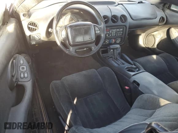 ✅ 2002 Pontiac Firebird Firebird • VIN: 2G2FS22K522170990 • Lot: 41878415. Wystawiony na Copart z przebiegiem 120 056 mil. Bezpłatny archiwum sprzedaży aukcyjnych z USA i szczegółowy raport historii pojazdu na DreamBid. Zdjęcie 8.