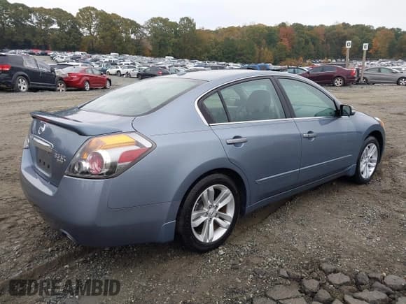 ✅ 2011 Nissan Altima SR • VIN: 1N4BL2AP4BC140955 • Lot: 43530044. Wystawiony na IAAI z przebiegiem 168 680 mil. Bezpłatny archiwum sprzedaży aukcyjnych z USA i szczegółowy raport historii pojazdu na DreamBid. Zdjęcie 4.