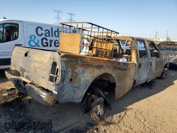 ✅ 2002 Ford F-350 XL • VIN: 1FTWW33F42EC48350 • Lot: 83986165. Wystawiony na Copart z przebiegiem Nie podano. Bezpłatny archiwum sprzedaży aukcyjnych z USA i szczegółowy raport historii pojazdu na DreamBid. Zdjęcie 3.