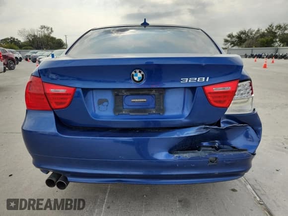 ✅ 2011 BMW 3 Series 328i • VIN: WBAPH7C51BE679741 • Lot: 82635225. Listed on Copart with 144,535 mi. Free auction sales archive from the USA and detailed vehicle history report at DreamBid. Image 6.