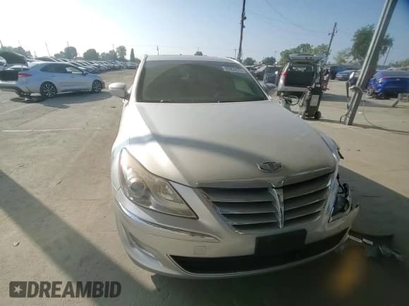 ✅ 2013 Hyundai Genesis 3.8L • VIN: KMHGC4DD9DU215025 • Лот: 85955675. Опубликован ранее на Copart с пробегом 114 215 миль. Бесплатный доступ к архиву аукционных продаж из США и подробный отчёт об истории автомобиля на DreamBid. Изображение 13.