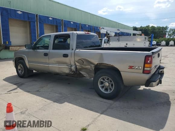 ✅ 2002 GMC Sierra 1500HD SLE • VIN: 1GTGK13U92F231959 • Lot: 63341545. Wystawiony na Copart z przebiegiem 248 121 mil. Bezpłatny archiwum sprzedaży aukcyjnych z USA i szczegółowy raport historii pojazdu na DreamBid. Zdjęcie 2.