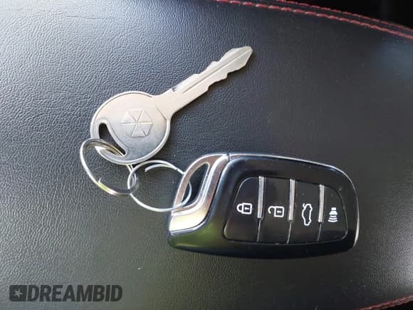 ✅ 2014 Jeep Cherokee Trailhawk • VIN: 1C4PJMBS7EW199070 • Lot: 43276765. Wystawiony na IAAI z przebiegiem 106 888 mil. Bezpłatny archiwum sprzedaży aukcyjnych z USA i szczegółowy raport historii pojazdu na DreamBid. Zdjęcie 11.