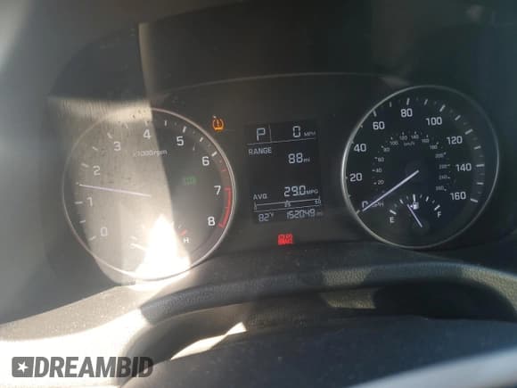 ✅ 2017 Hyundai Elantra SE • VIN: 5NPD74LF7HH052664 • Lot: 82532405. Listed on Copart with 152,049 mi. Free auction sales archive from the USA and detailed vehicle history report at DreamBid. Image 9.