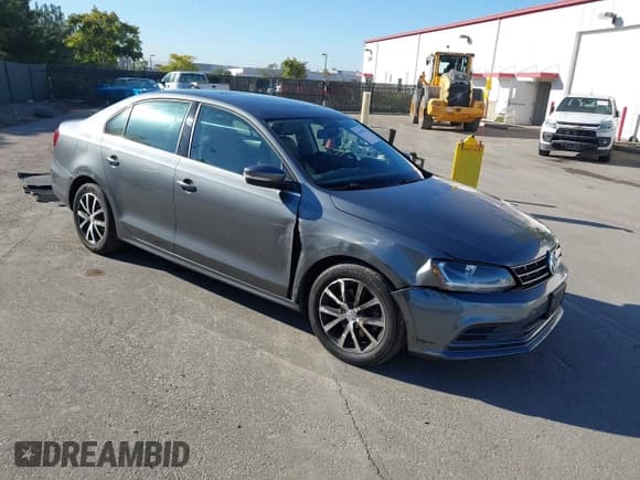 ✅ 2018 Volkswagen Jetta SE • VIN: 3VWDB7AJ9JM228389 • Лот: 43443824. Опубликован ранее на IAAI с пробегом 70 467 миль. Бесплатный доступ к архиву аукционных продаж из США и подробный отчёт об истории автомобиля на DreamBid. Изображение 1.