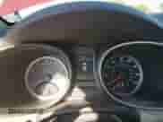 ✅ 2015 Hyundai Santa Fe • VIN: 5XYZTDLB9FG281964 • Lot: 85708895. Wystawiony na Copart z przebiegiem 46 974 mil. Bezpłatny archiwum sprzedaży aukcyjnych z USA i szczegółowy raport historii pojazdu na DreamBid. Zdjęcie 9.