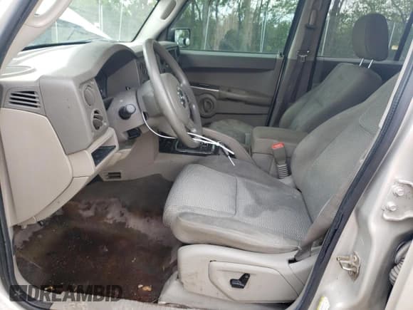 ✅ 2007 Jeep Commander Sport • VIN: 1J8HG48KX7C669678 • Лот: 55626625. Опубликован ранее на Copart с пробегом 150 760 миль. Бесплатный доступ к архиву аукционных продаж из США и подробный отчёт об истории автомобиля на DreamBid. Изображение 7.