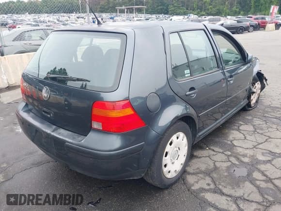 ✅ 2004 Volkswagen Golf GL • VIN: 9BWFL61J844000439 • Lot: 42903107. Listed on IAAI with 124,132 mi. Free auction sales archive from the USA and detailed vehicle history report at DreamBid. Image 4.