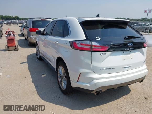 ✅ 2021 Ford Edge Titanium • VIN: 2FMPK4K98MBA18760 • Lot: 43090137. Wystawiony na IAAI z przebiegiem 66 752 mil. Bezpłatny archiwum sprzedaży aukcyjnych z USA i szczegółowy raport historii pojazdu na DreamBid. Zdjęcie 3.