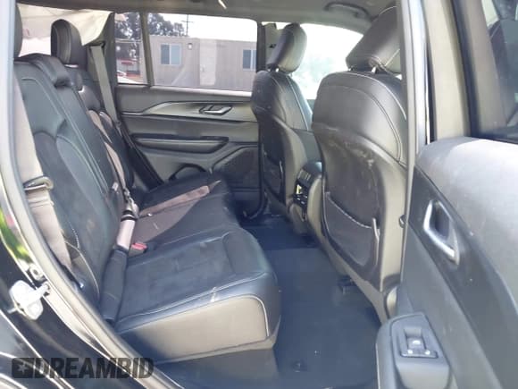 ✅ 2023 Jeep Grand Cherokee Laredo • VIN: 1C4RJHAGXPC620670 • Lot: 41994015. Listed on IAAI with 15,893 mi. Free auction sales archive from the USA and detailed vehicle history report at DreamBid. Image 8.