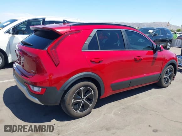 ✅ 2024 Kia Niro LX • VIN: KNDCP3LE9R5170570 • Lot: 42858674. Listed on IAAI with 23,860 mi. Free auction sales archive from the USA and detailed vehicle history report at DreamBid. Image 4.