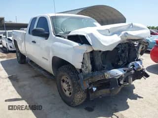 2010 Chevrolet Silverado 2500HD z VIN 1GC5CVBG2AZ222556, wystawiony jako IAAI lot #41948331 z przebiegiem 213 515 mil mil oraz . Historia ofert i sprzedaży dostępna na DreamBid. Obrazek 1.