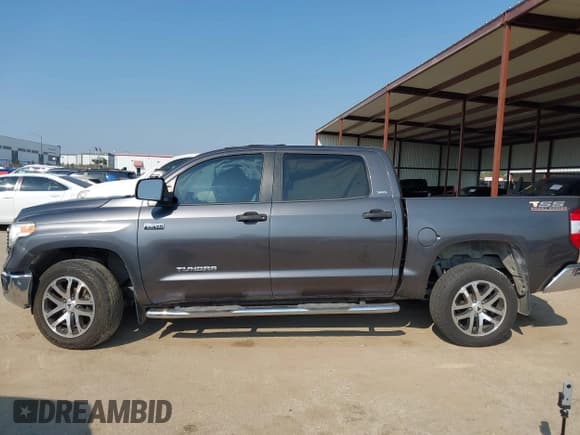 ✅ 2017 Toyota Tundra SR5 • VIN: 5TFDW5F14HX583849 • Lot: 43267953. Listed on IAAI with 106,572 mi. Free auction sales archive from the USA and detailed vehicle history report at DreamBid. Image 15.