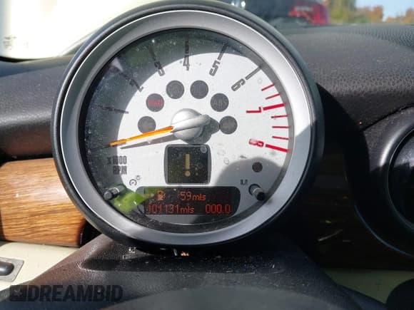 ✅ 2009 MINI Hardtop S • VIN: WMWMF73529TT99485 • Лот: 43543003. Опубликован ранее на IAAI с пробегом 101 131 миль. Бесплатный доступ к архиву аукционных продаж из США и подробный отчёт об истории автомобиля на DreamBid. Изображение 7.