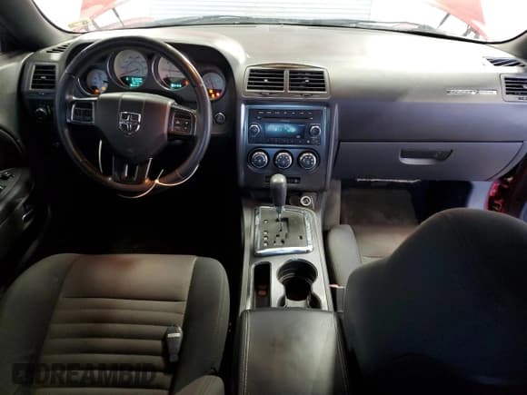 ✅ 2011 Dodge Challenger • VIN: 2B3CJ4DG1BH575068 • Lot: 48898765. Wystawiony na Copart z przebiegiem 133 924 mil. Bezpłatny archiwum sprzedaży aukcyjnych z USA i szczegółowy raport historii pojazdu na DreamBid. Zdjęcie 8.