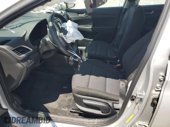 ✅ 2022 Hyundai Accent SE • VIN: 3KPC24A65NE165557 • Lot: 84942614. Wystawiony na Copart z przebiegiem 51 056 mil. Bezpłatny archiwum sprzedaży aukcyjnych z USA i szczegółowy raport historii pojazdu na DreamBid. Zdjęcie 7.