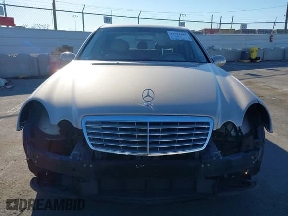 ✅ 2003 Mercedes-Benz E 320 • VIN: WDBUF65J93A299232 • Лот: 43304183. Опубликован ранее на IAAI с пробегом 164 069 миль. Бесплатный доступ к архиву аукционных продаж из США и подробный отчёт об истории автомобиля на DreamBid. Изображение 13.