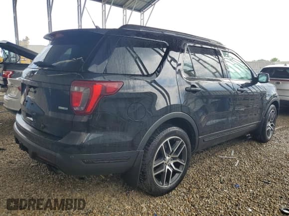 ✅ 2019 Ford Explorer Sport • VIN: 1FM5K8GT0KGA76919 • Лот: 55983535. Опубликован ранее на Copart с пробегом 175 813 миль. Бесплатный доступ к архиву аукционных продаж из США и подробный отчёт об истории автомобиля на DreamBid. Изображение 3.