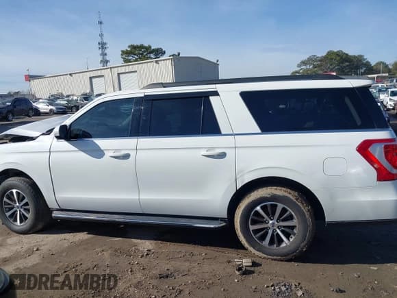 ✅ 2020 Ford Expedition Max XLT • VIN: 1FMJK1JT5LEA49551 • Lot: 41348178. Listed on IAAI with 83,456 mi. Free auction sales archive from the USA and detailed vehicle history report at DreamBid. Image 13.